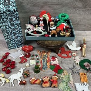 Vintage Lot Christmas Tree Ornaments Yarn Plastic Felt Wood Handmade Assorted